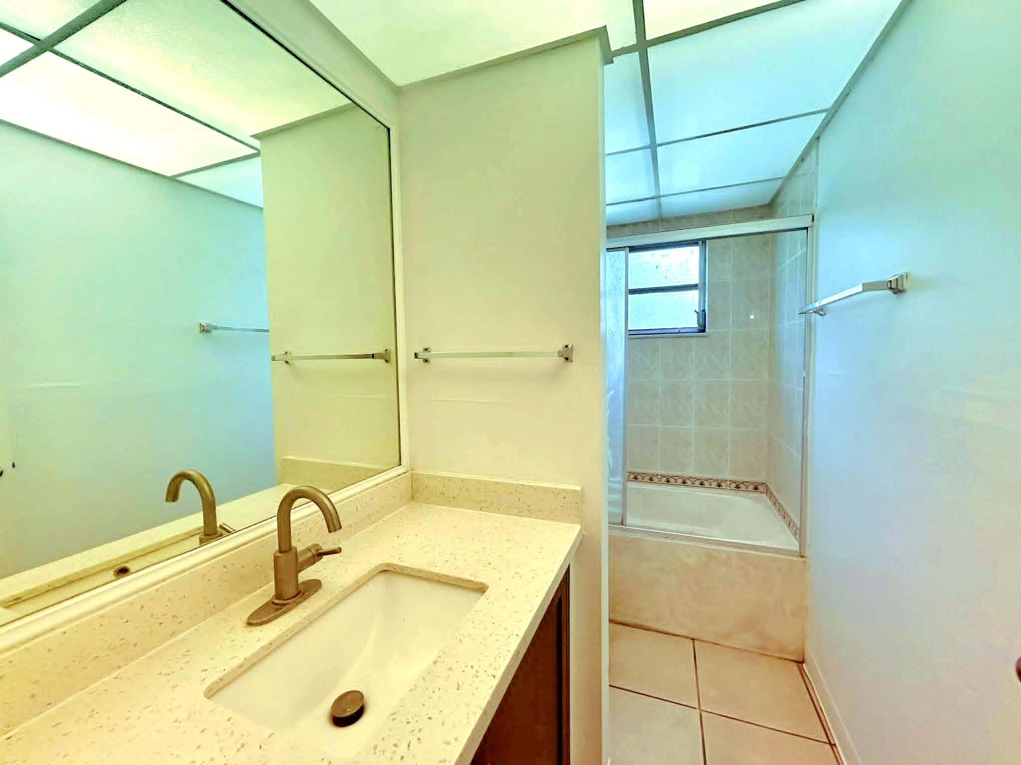 FOXWOOD HOLLOW AT CORAL SPRINGS - Residential