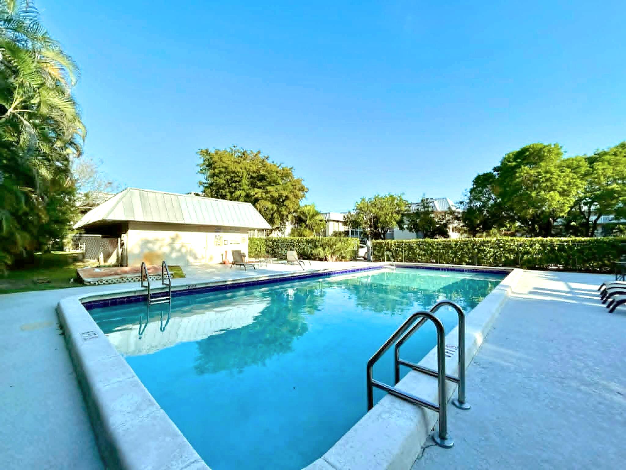 FOXWOOD HOLLOW AT CORAL SPRINGS - Residential