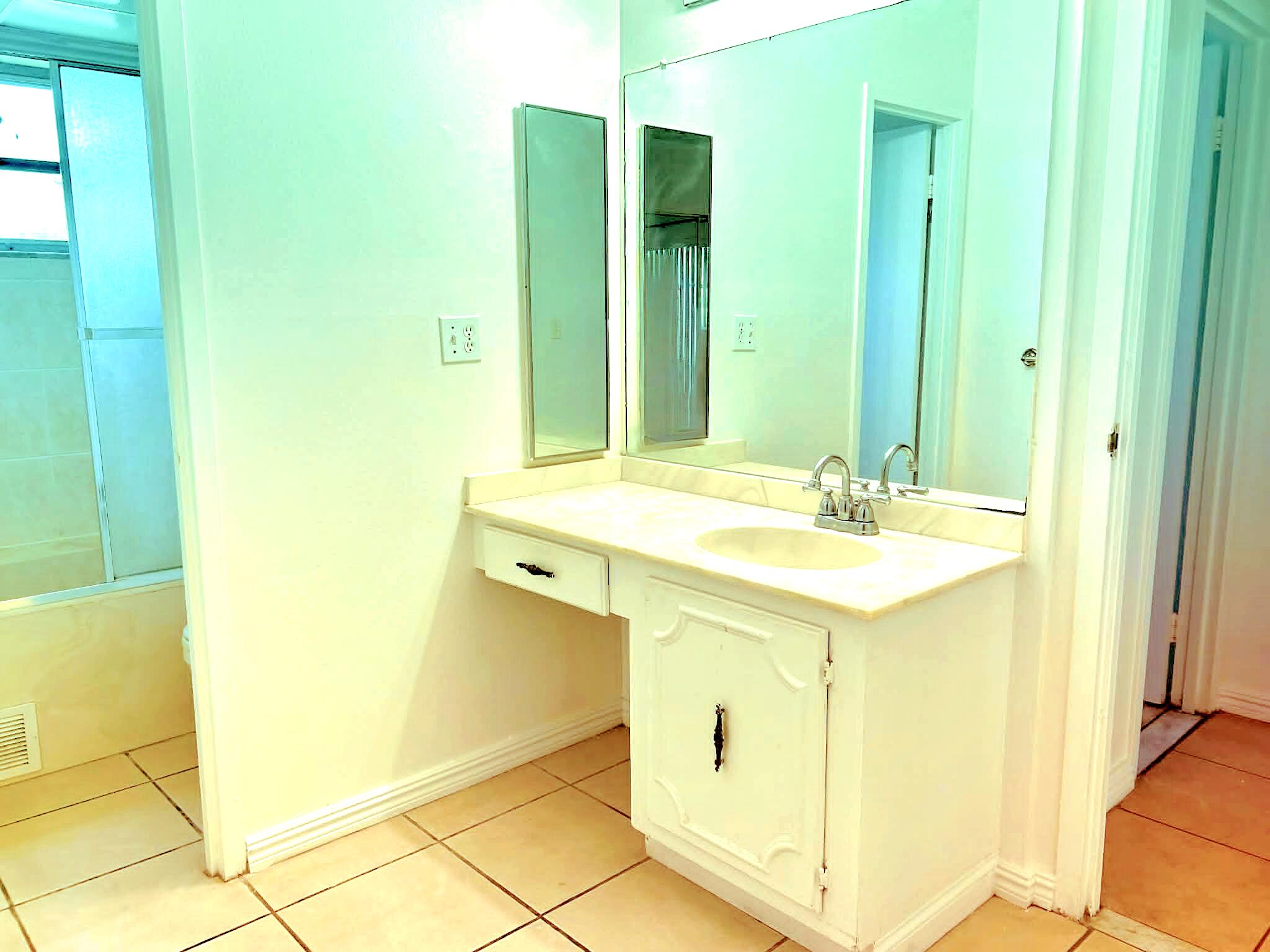 FOXWOOD HOLLOW AT CORAL SPRINGS - Residential