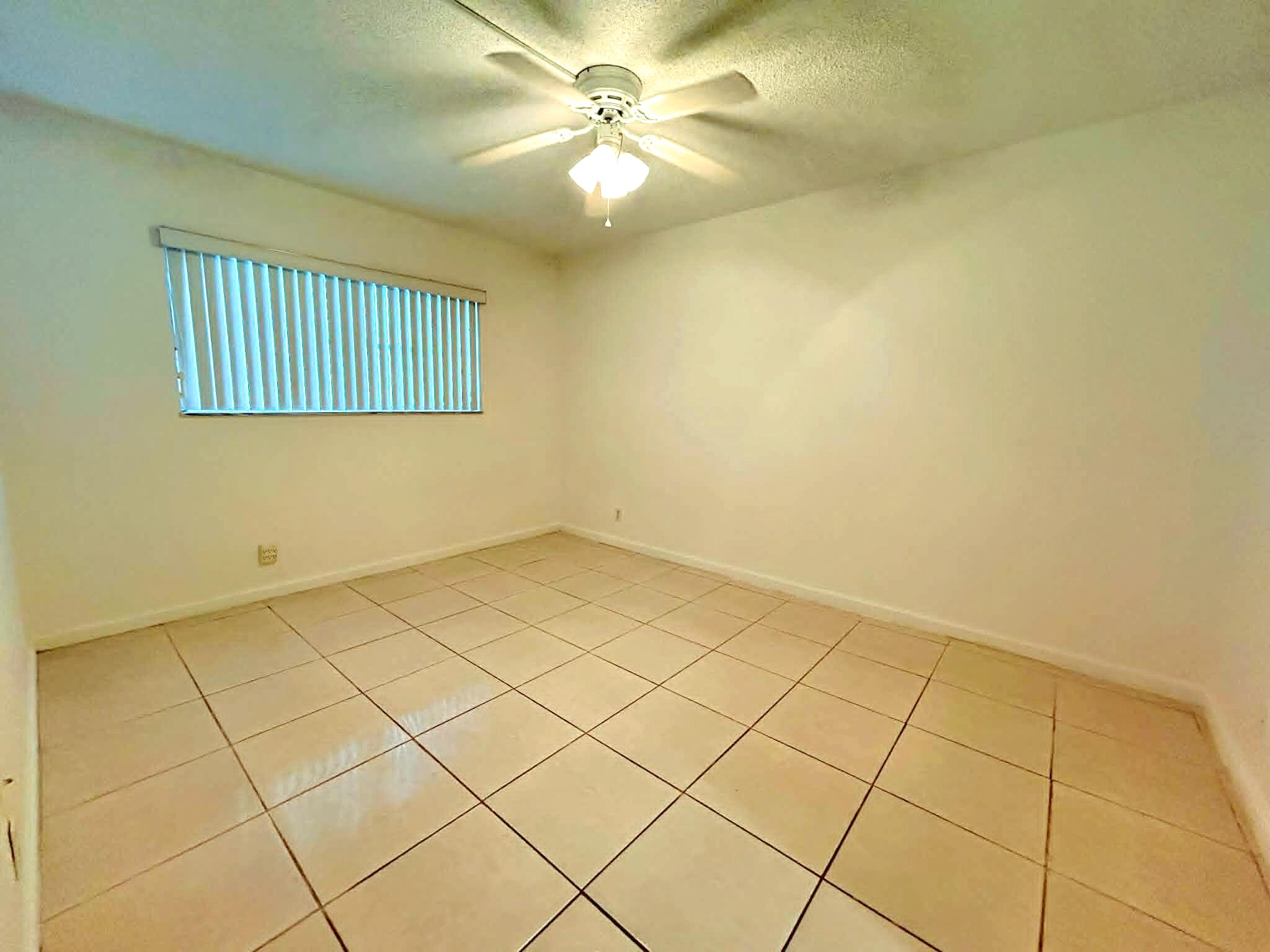 FOXWOOD HOLLOW AT CORAL SPRINGS - Residential