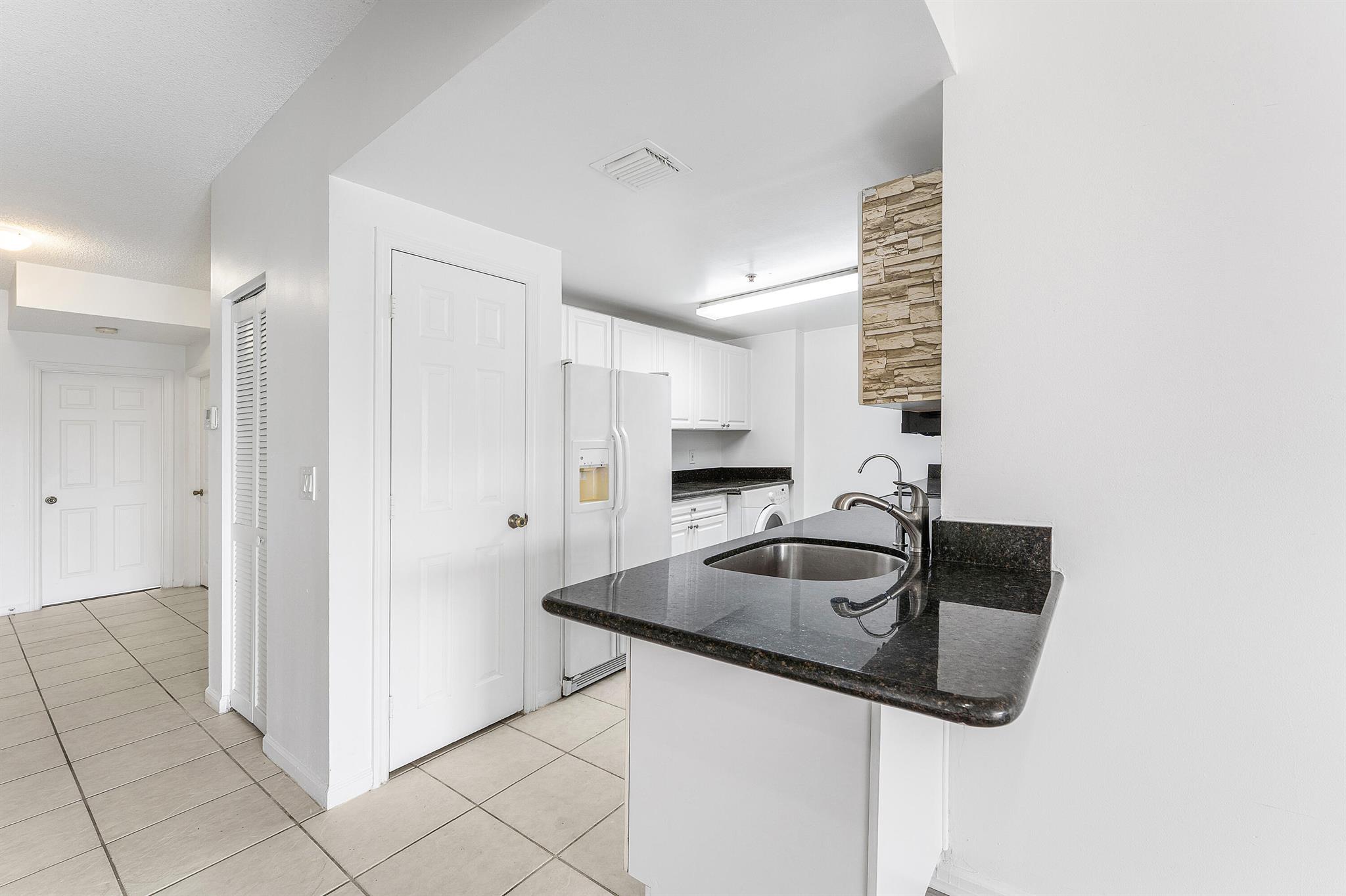 2100 Greenview Shores Boulevard 523