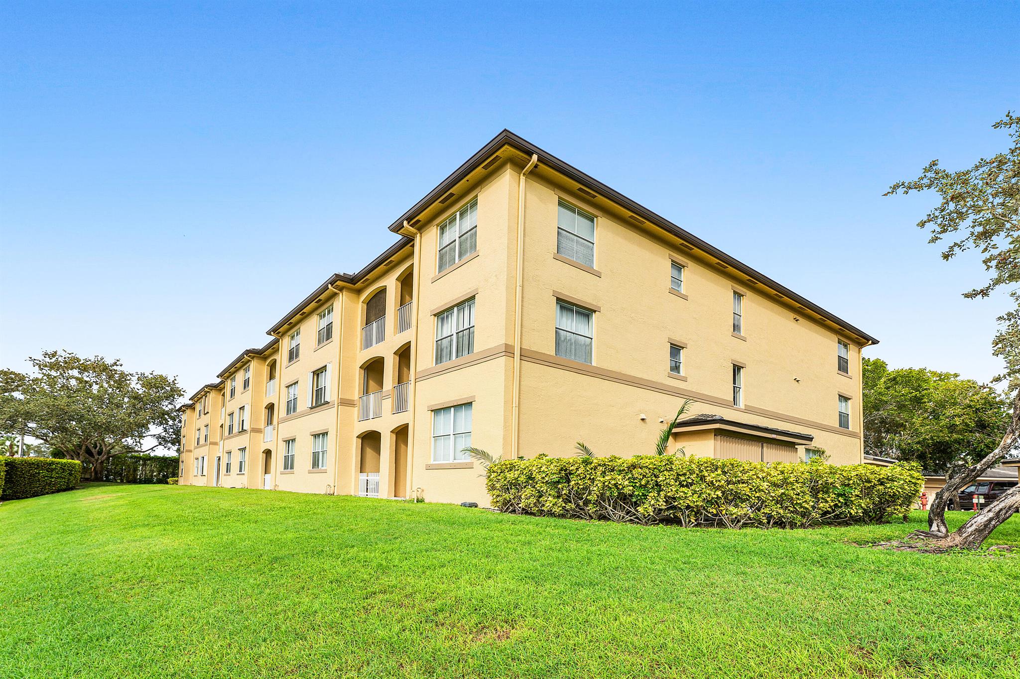 ARISSA PLACE CONDO - Residential