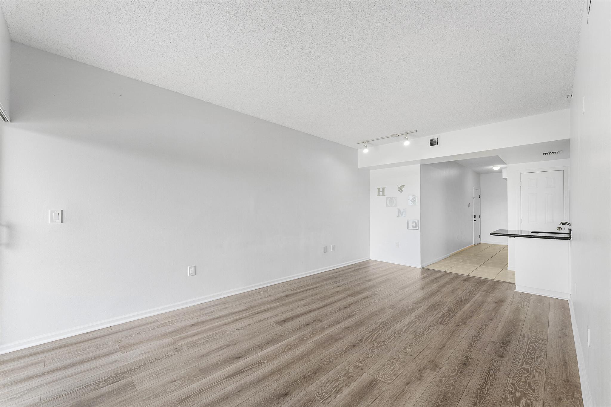 ARISSA PLACE CONDO - Residential