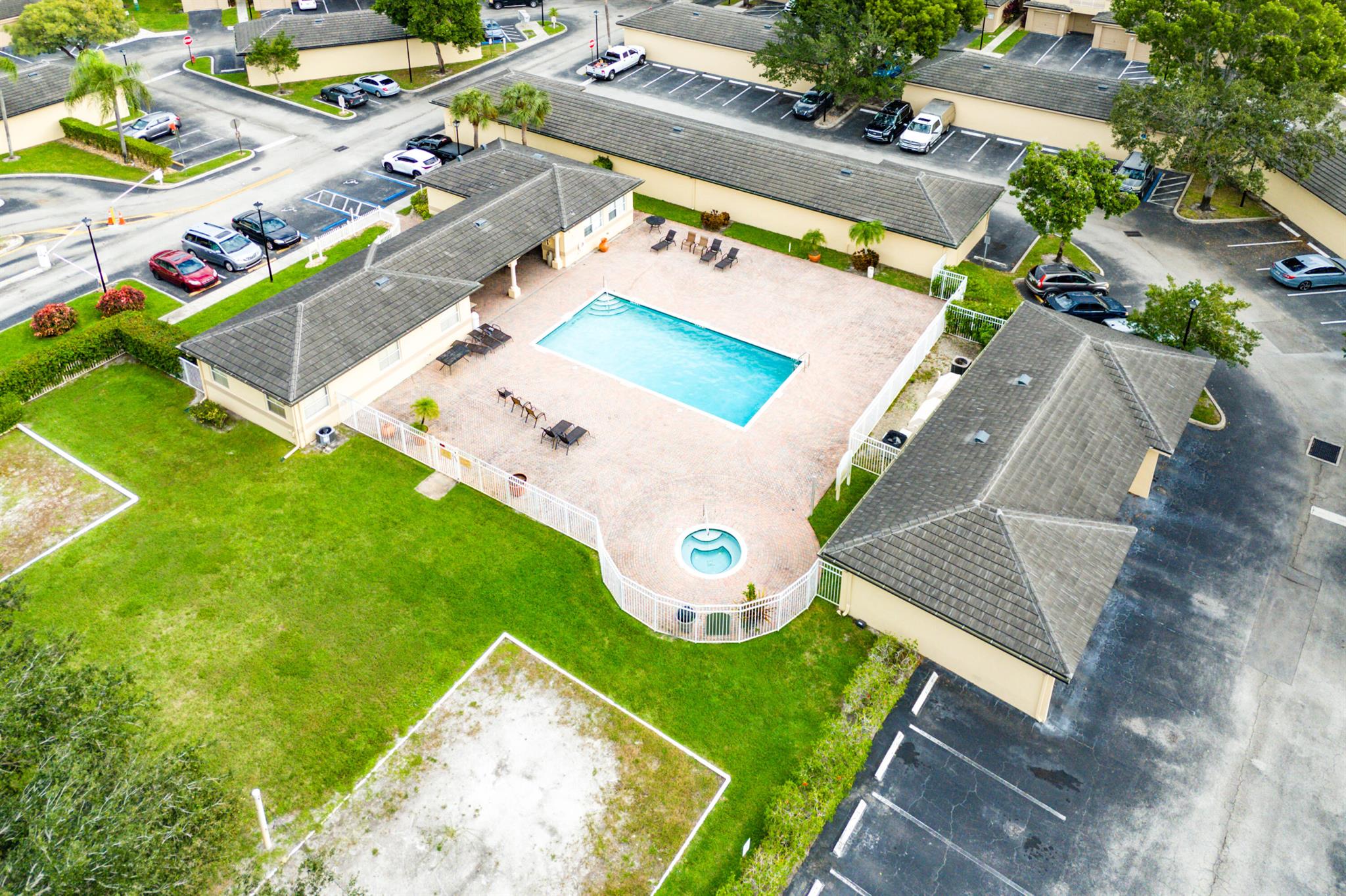 ARISSA PLACE CONDO - Residential