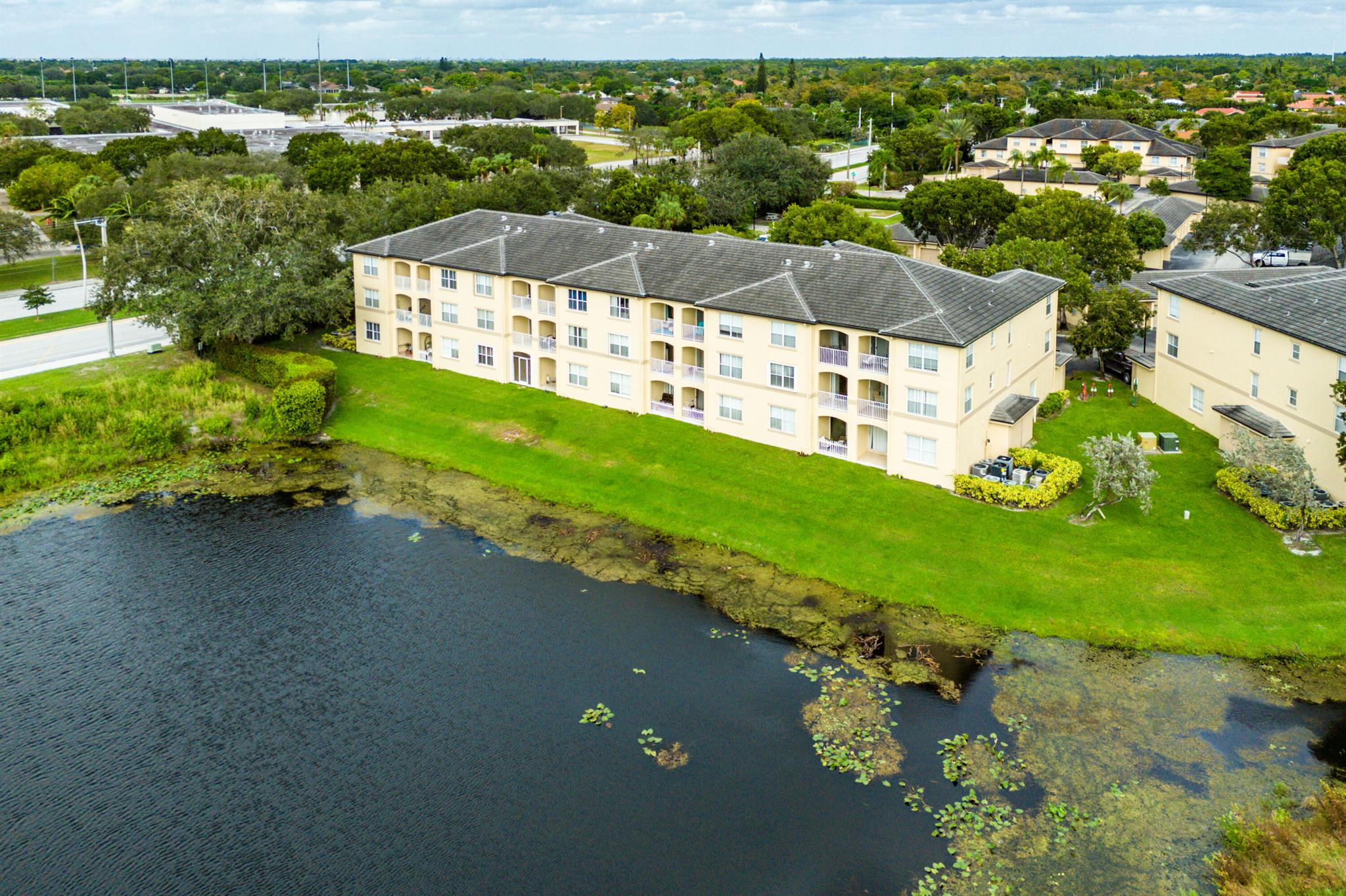 ARISSA PLACE CONDO - Residential