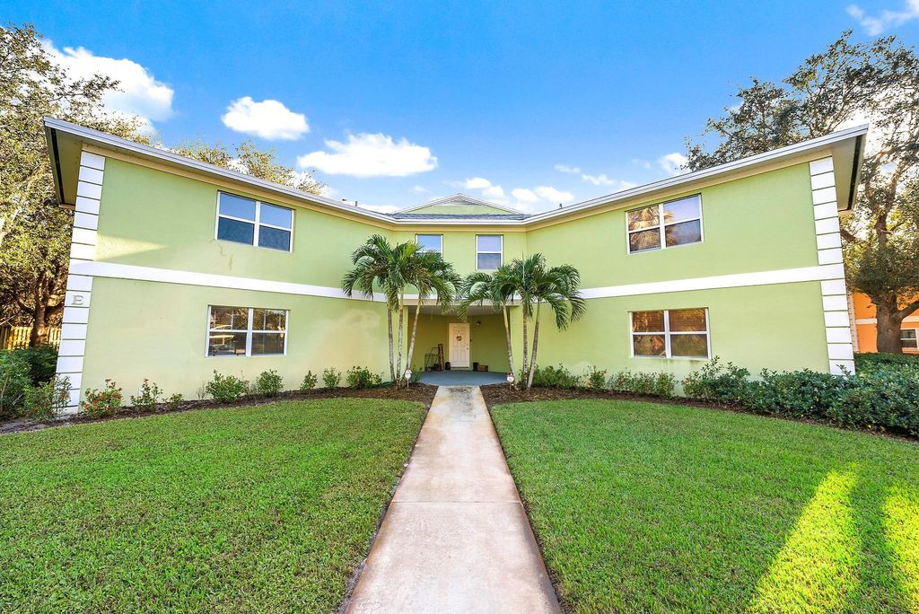 Photo of 81 SE Beech Tree Lane, Stuart, FL 34994 (MLS # R11043043)