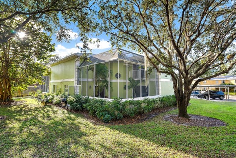 Photo of 81 SE Beech Tree Lane, Stuart, FL 34994 (MLS # R11043043)