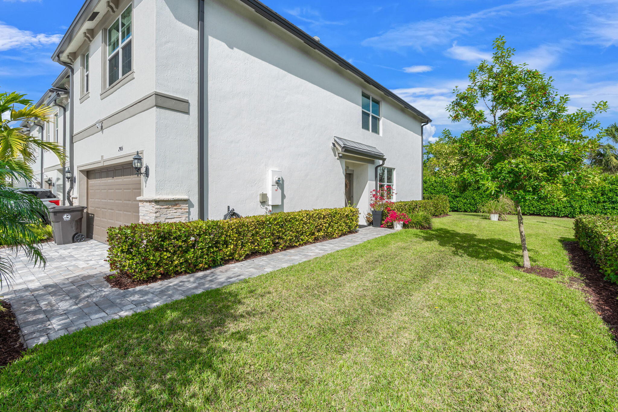 SOMERSET PLAZA - Residential