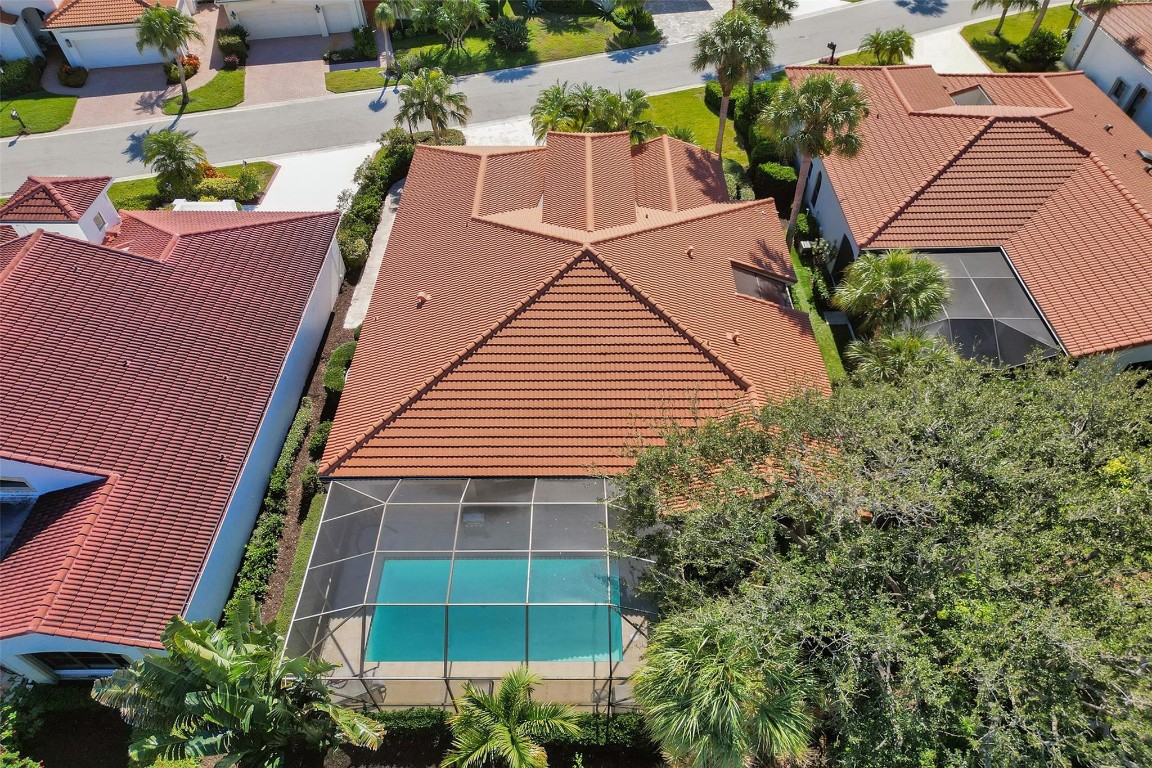 LANTERN BAY AT JONATHANS - Residential