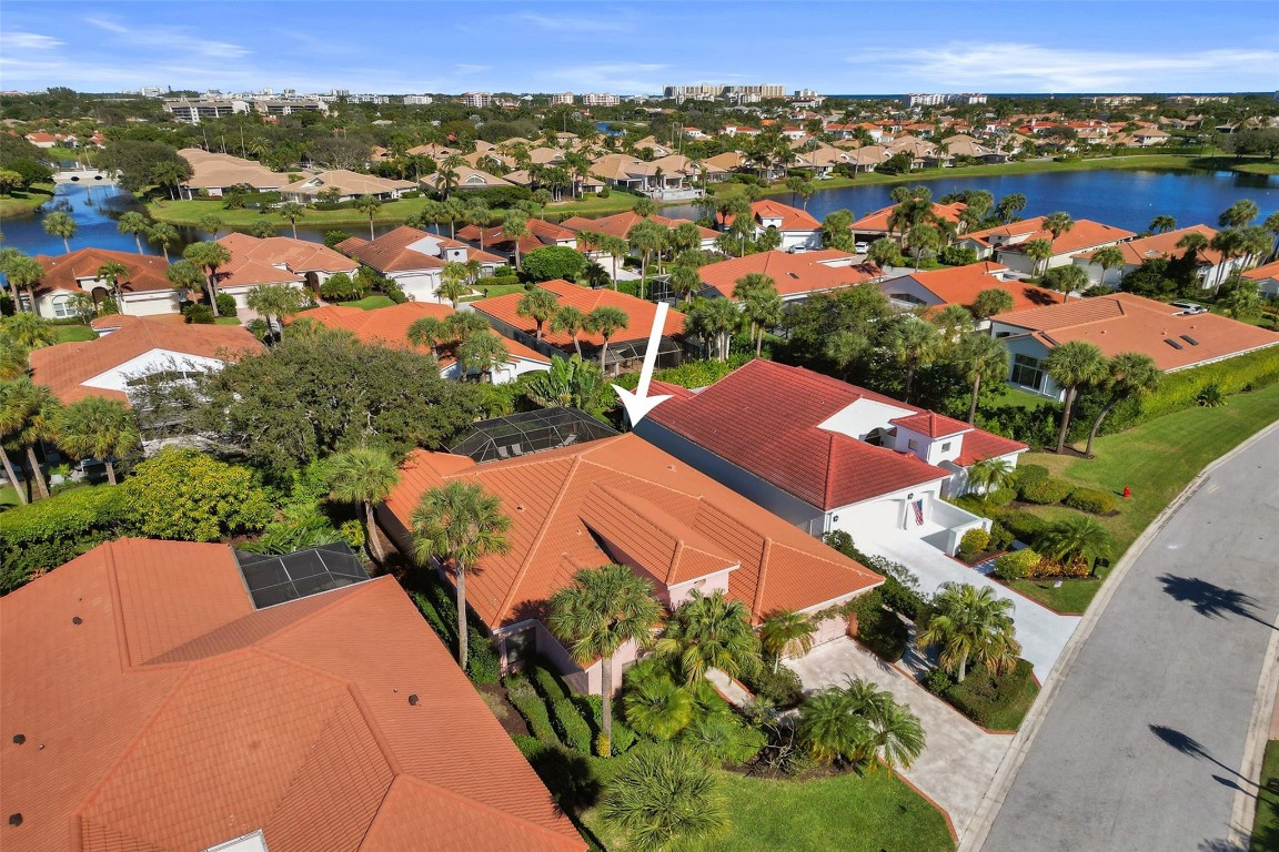 LANTERN BAY AT JONATHANS - Residential