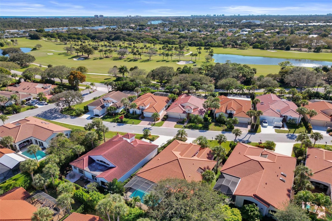 LANTERN BAY AT JONATHANS - Residential