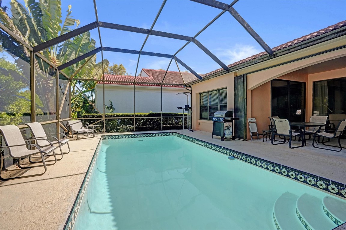 LANTERN BAY AT JONATHANS - Residential