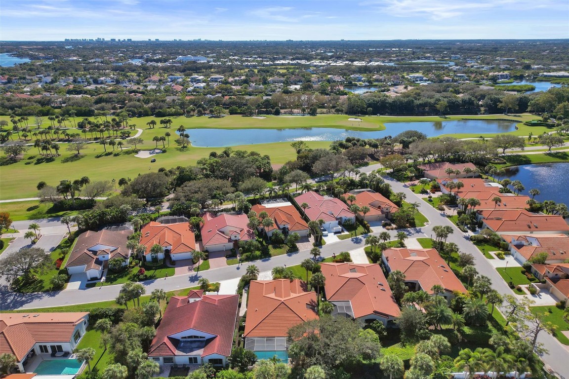 LANTERN BAY AT JONATHANS - Residential