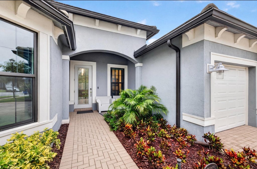 Photo of 4529 Pinehurst Trail W, Oakland Park, FL 33309 (MLS # B26075955)