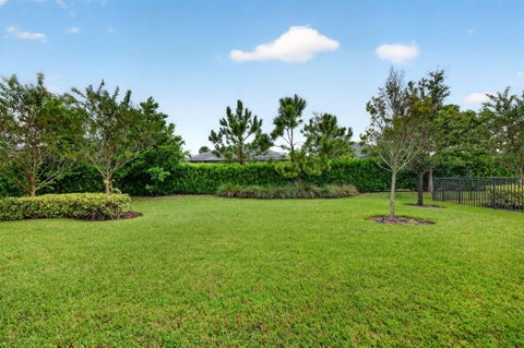 Tiny photo for 4529 Pinehurst Trail W, Oakland Park, FL 33309 (MLS # B26075955)