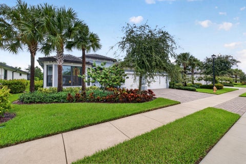 Tiny photo for 4529 Pinehurst Trail W, Oakland Park, FL 33309 (MLS # B26075955)