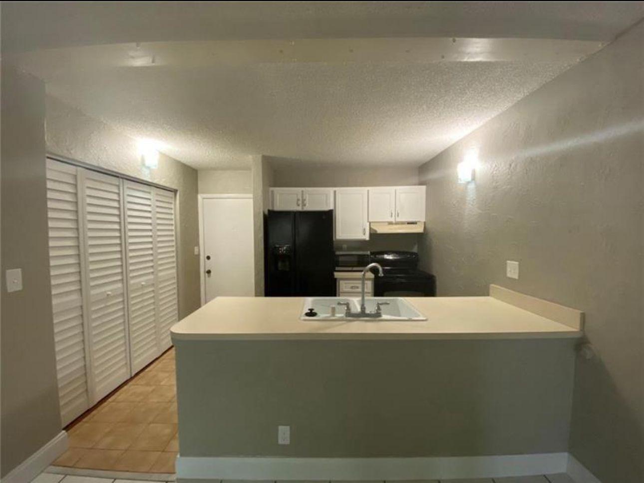Incredible opportunity in Coral Springs - Centrally located on Riverside Dr, near major shopping areas, Coral Square Mall. First Floor Unit - Recently updated waiting for the new tenant to enjoy the