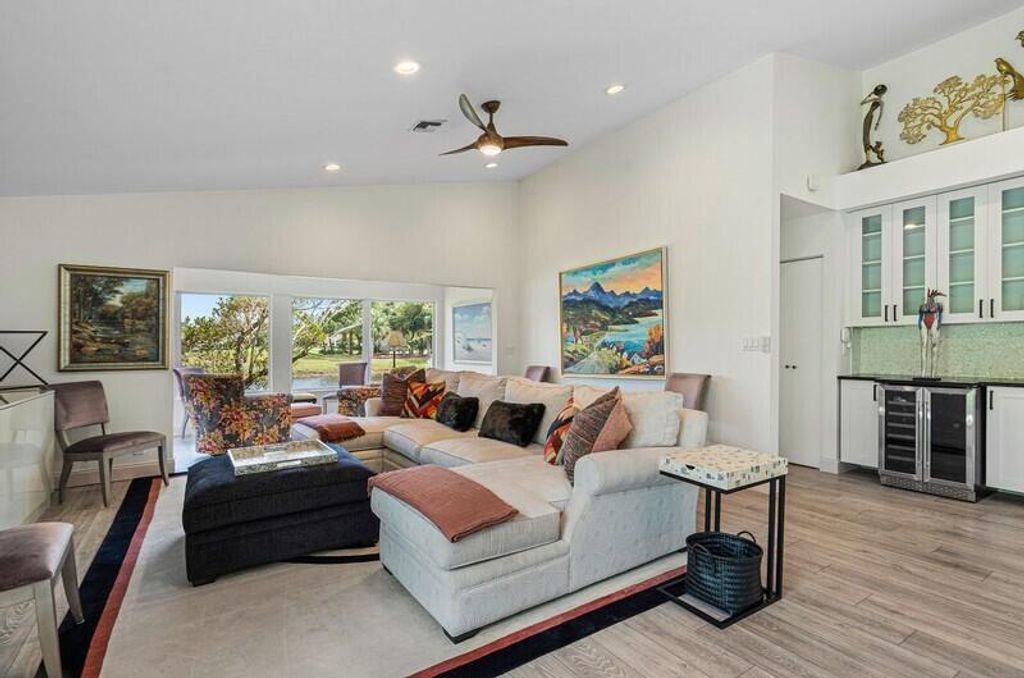 Photo of 6854 Touchstone Circle, Palm Beach Gardens, FL 33418 (MLS # R11132809)