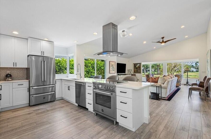 Beautiful 3 bedroom, 2 bath house in Eastpointe Country Club. Golf course views and quiet section of the community. Available for Season 2026!Start date needs to be 1/19 or later