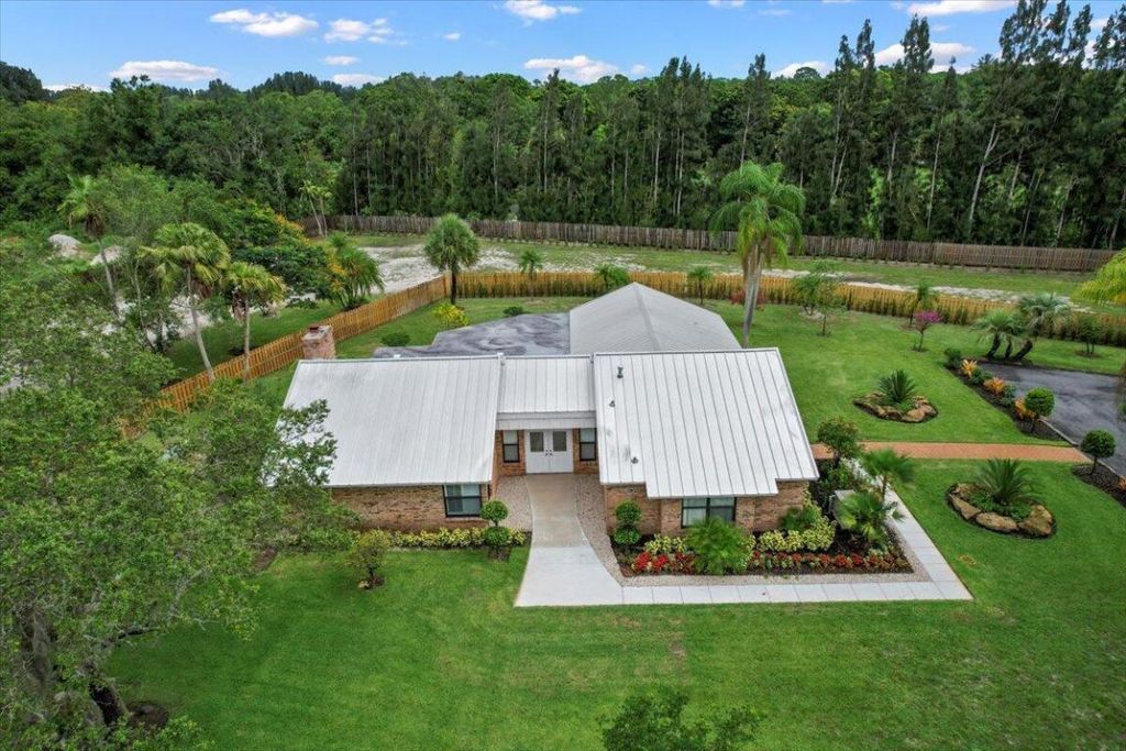 Photo of 17107 Jupiter Farms Road, Jupiter, FL 33478 (MLS # R10996538)