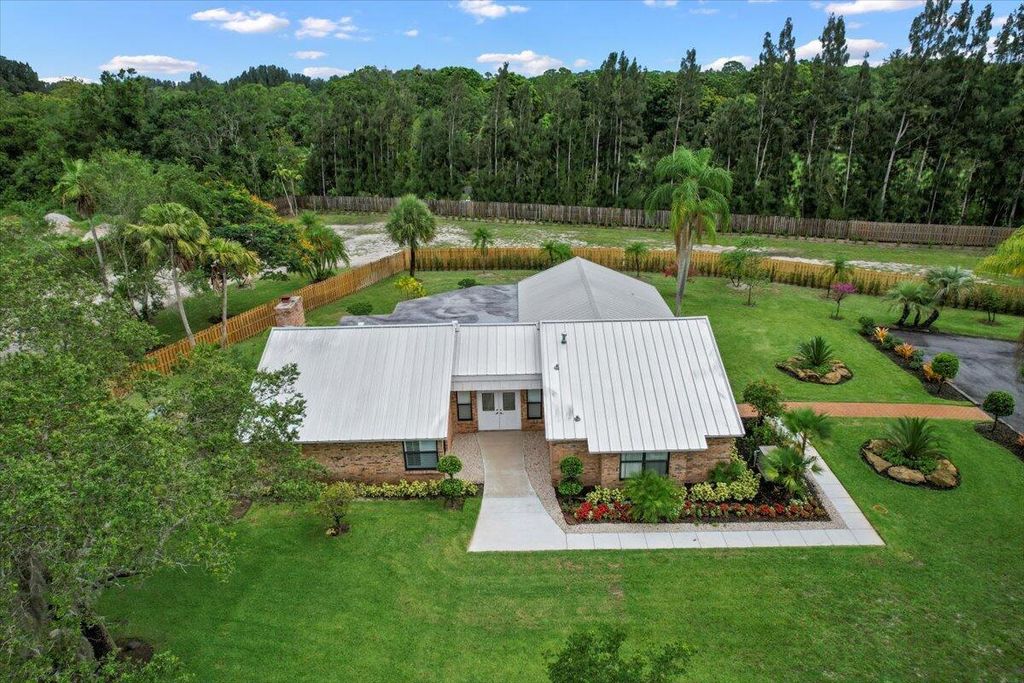 Photo of 17107 Jupiter Farms Road, Jupiter, FL 33478 (MLS # R10996538)