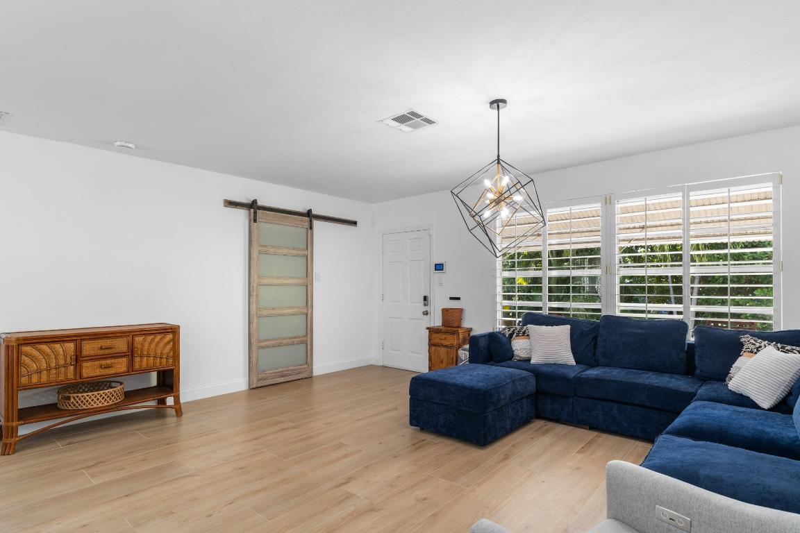 LAKE WORTH TOWN OF - Residential