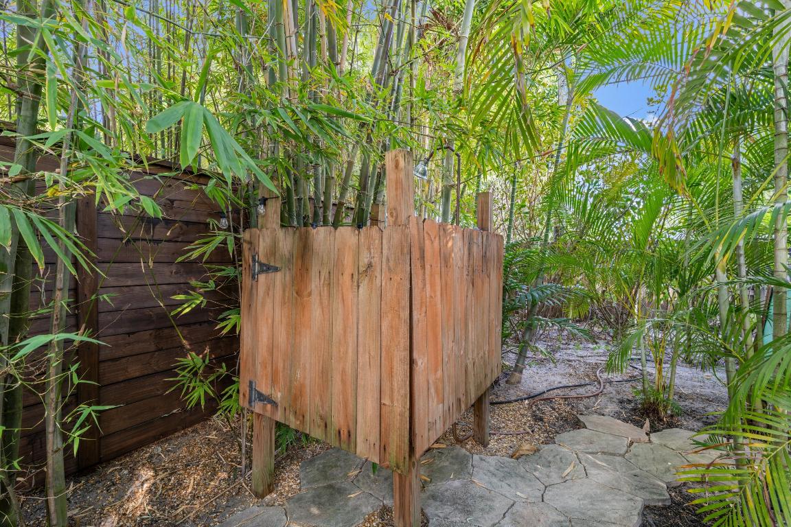 LAKE WORTH TOWN OF - Residential