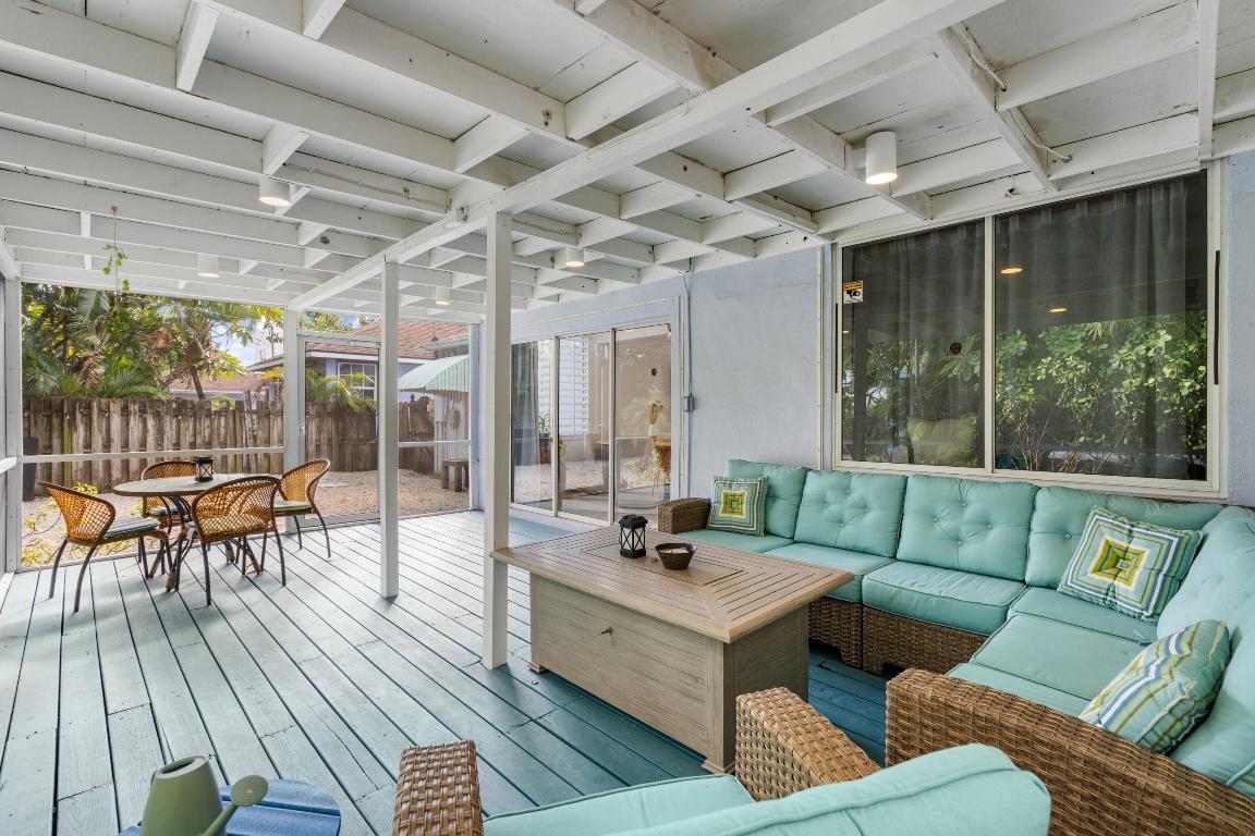 LAKE WORTH TOWN OF - Residential