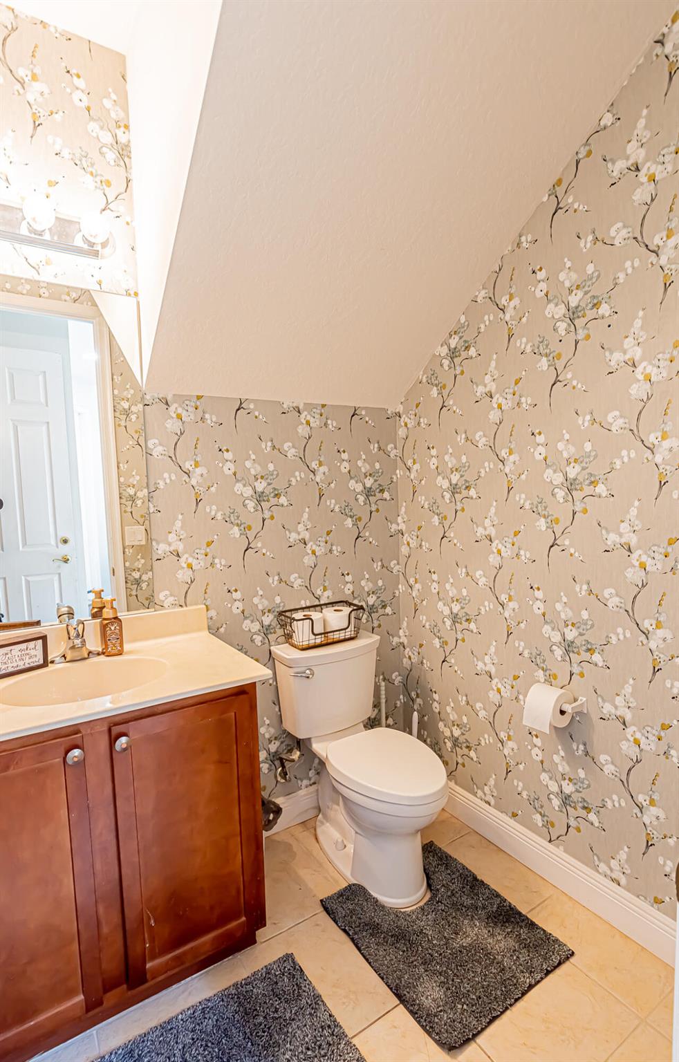 VIZCAYA FALLS - Residential