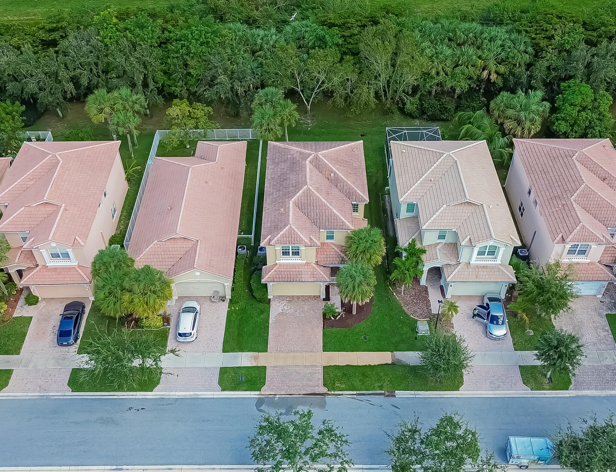 VIZCAYA FALLS - Residential