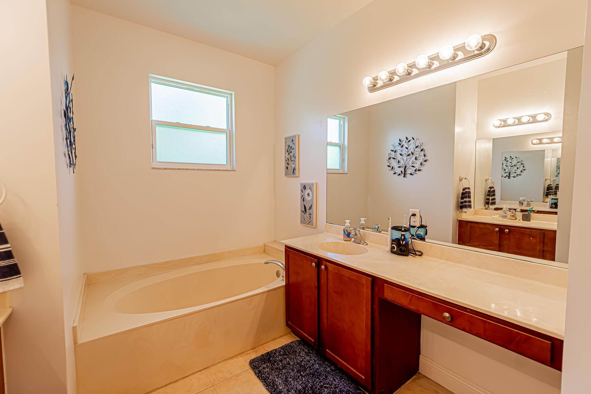 VIZCAYA FALLS - Residential