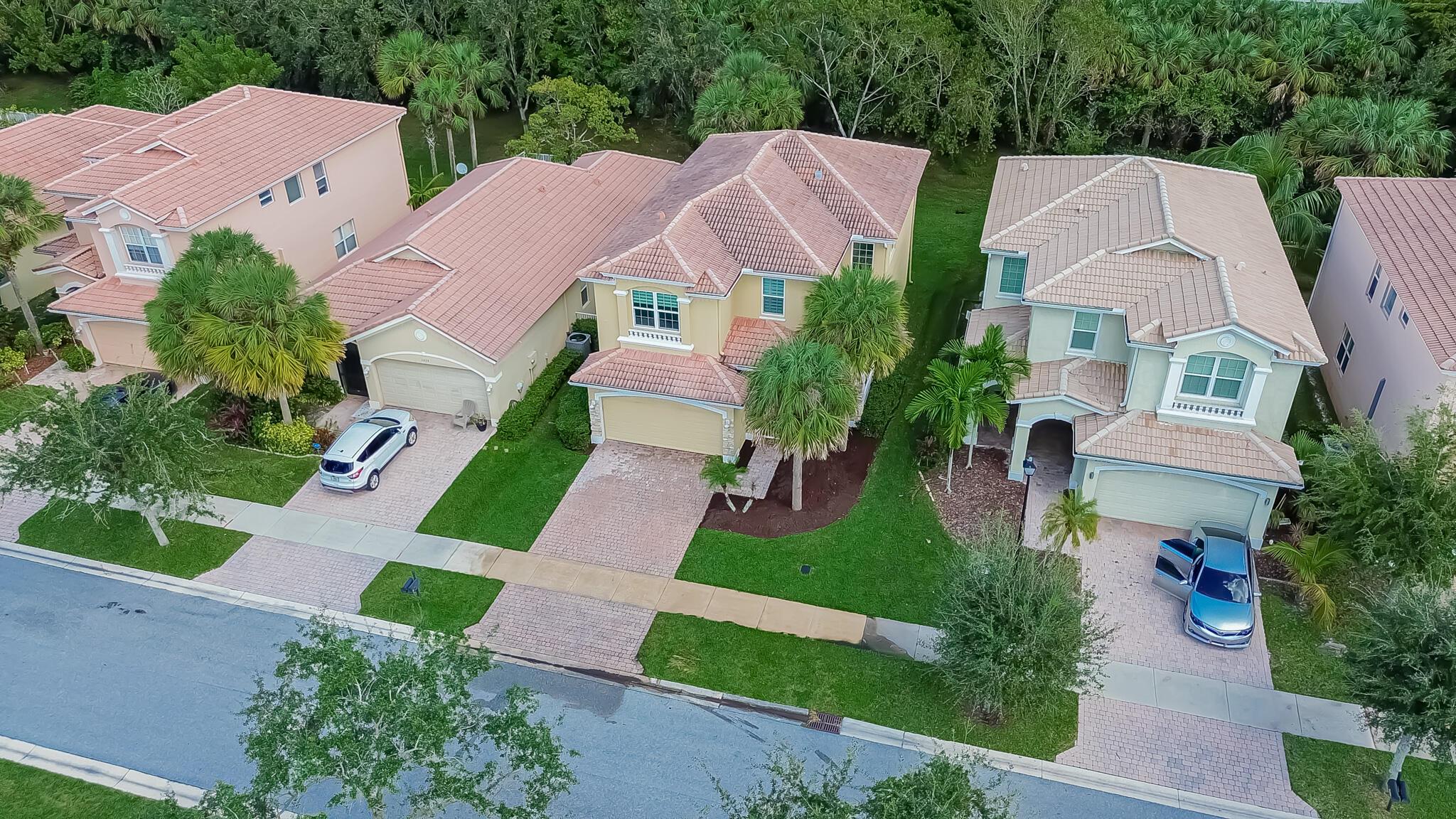 VIZCAYA FALLS - Residential