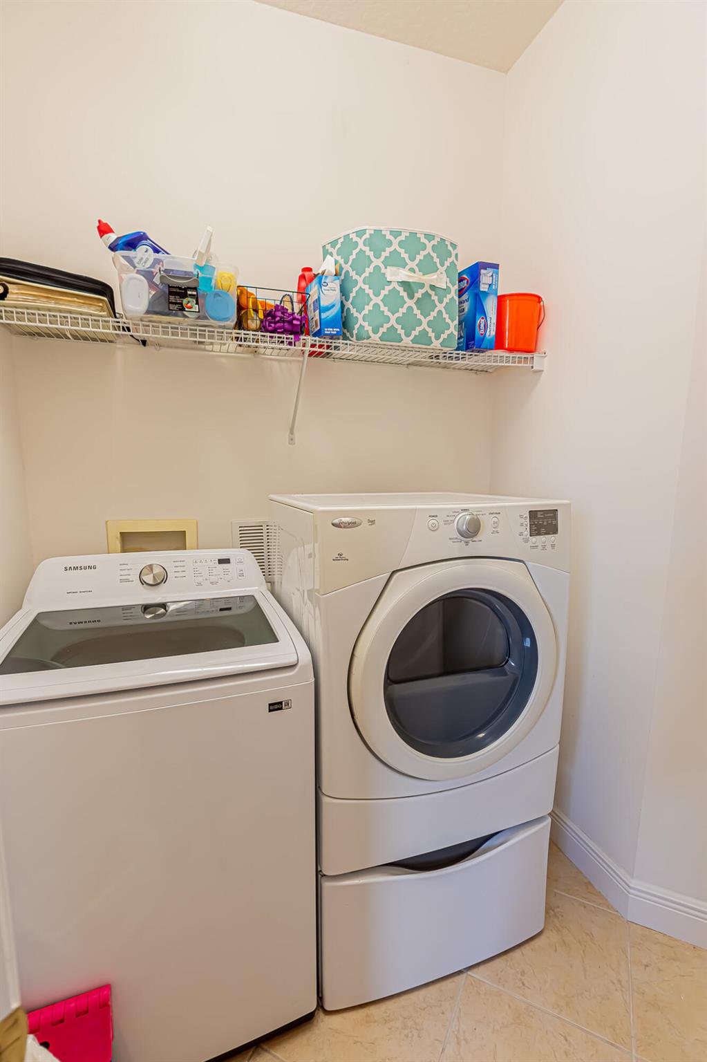 VIZCAYA FALLS - Residential