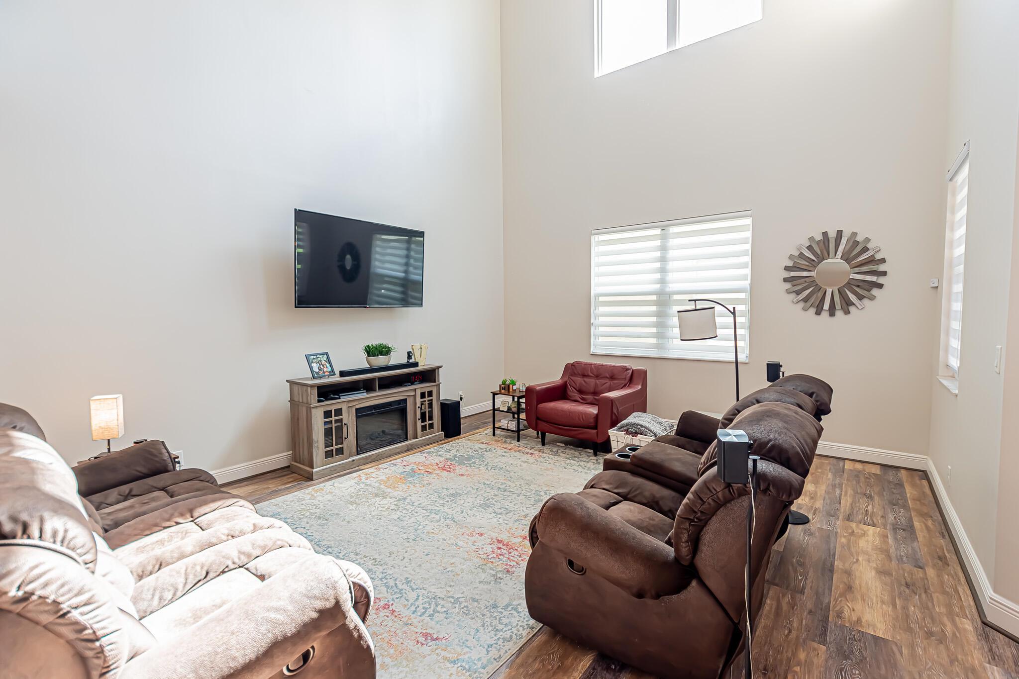 VIZCAYA FALLS - Residential