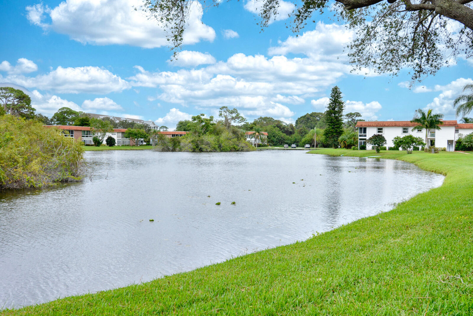 VISTA DEL LAGO CONDO - Residential Lease