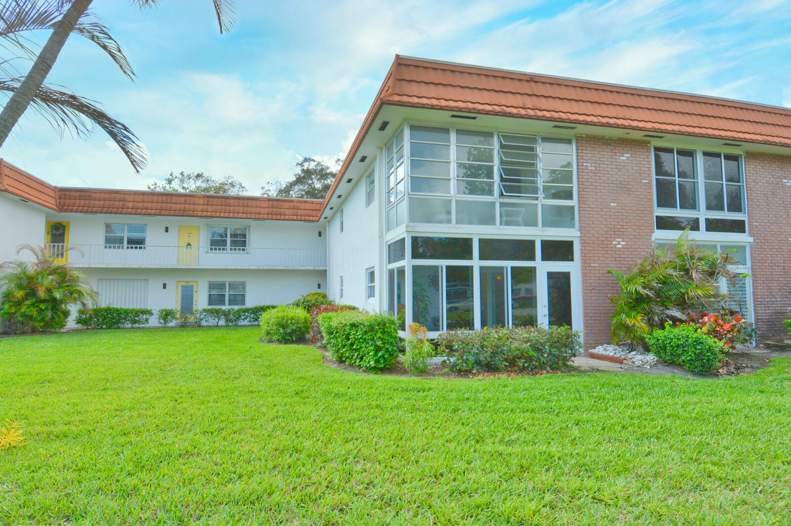 VISTA DEL LAGO CONDO - Residential Lease