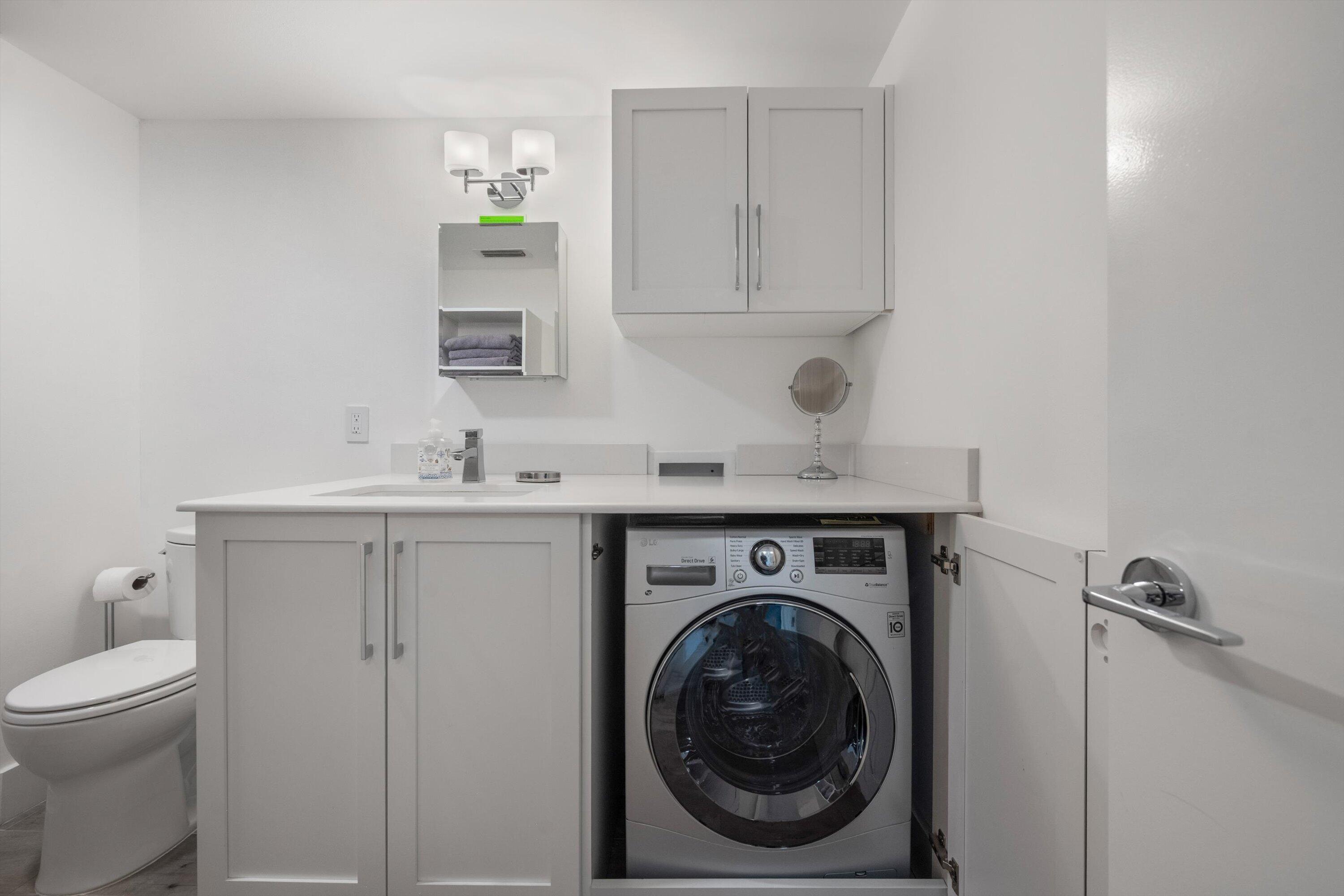CARLYLE HOUSE CONDO - Residential