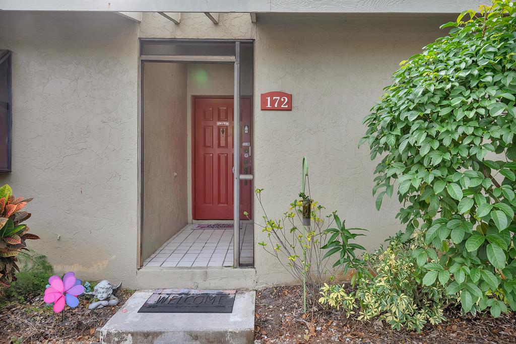 Photo of 172 Meadows Drive #172, Boynton Beach, FL 33436 (MLS # R10767394)