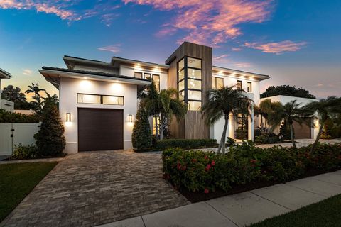 Photo of 450 NE 10th Street, Boca Raton, FL 33432 (MLS # R11108313)