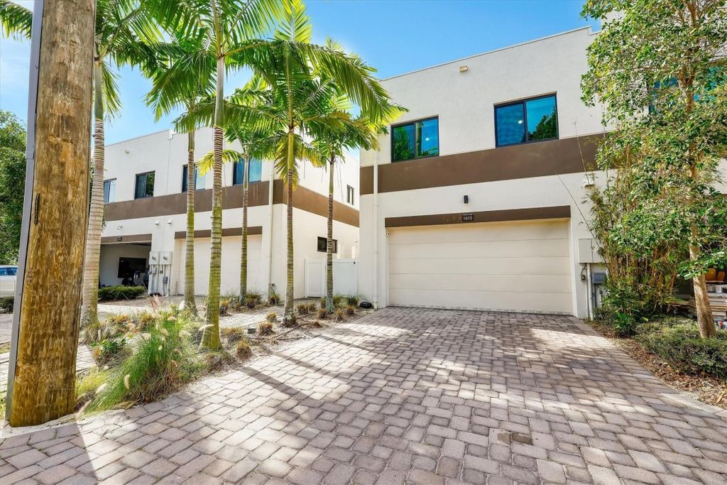 Photo of 1610 SW 4th Avenue #1610, Fort Lauderdale, FL 33315 (MLS # F10420405)