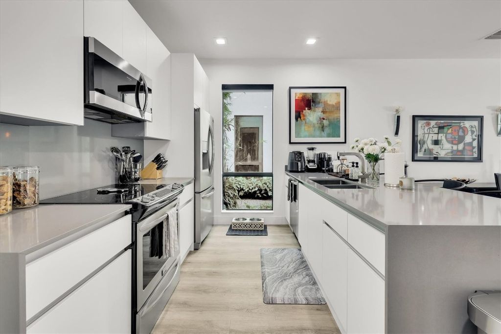 Photo of 1610 SW 4th Avenue #1610, Fort Lauderdale, FL 33315 (MLS # F10420405)