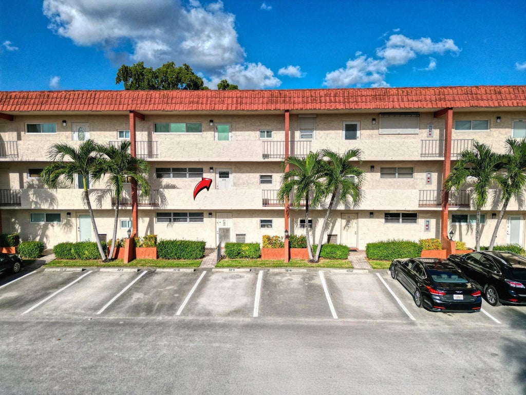 Photo of 8980 S HOLLYBROOK Boulevard #204, Pembroke Pines, FL 33025 (MLS # B26056663)