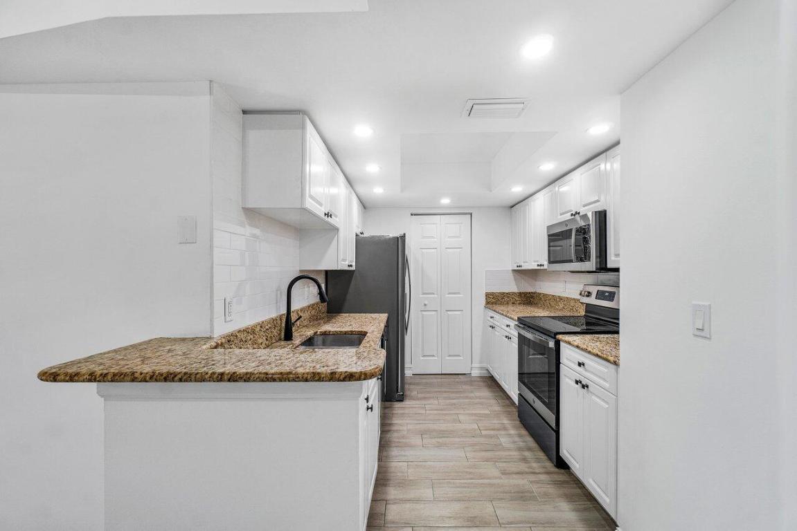 GRAND VIEW AT CRESTWOOD CONDO - Residential Lease