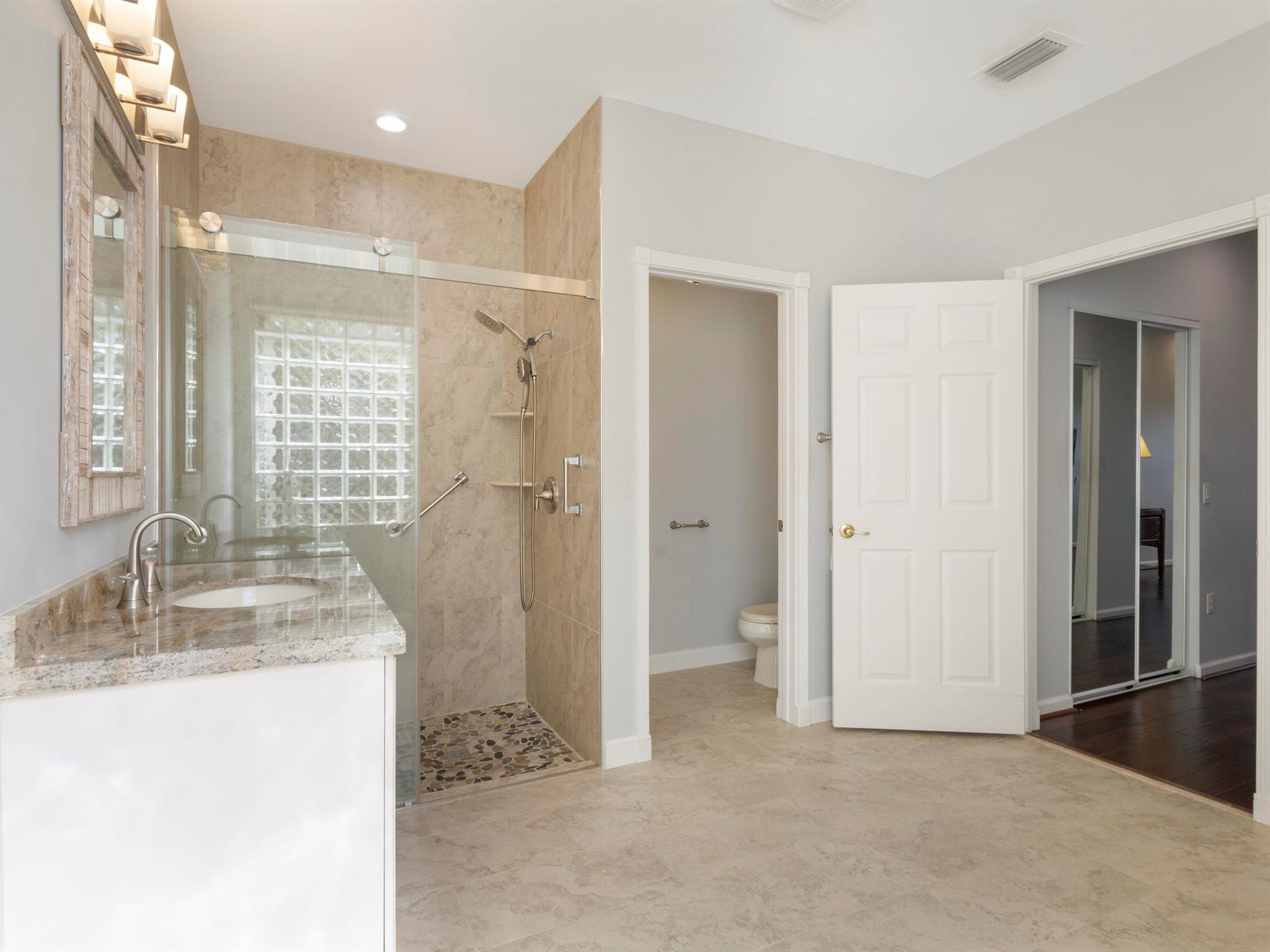 VALENCIA SHORES 3 - Residential