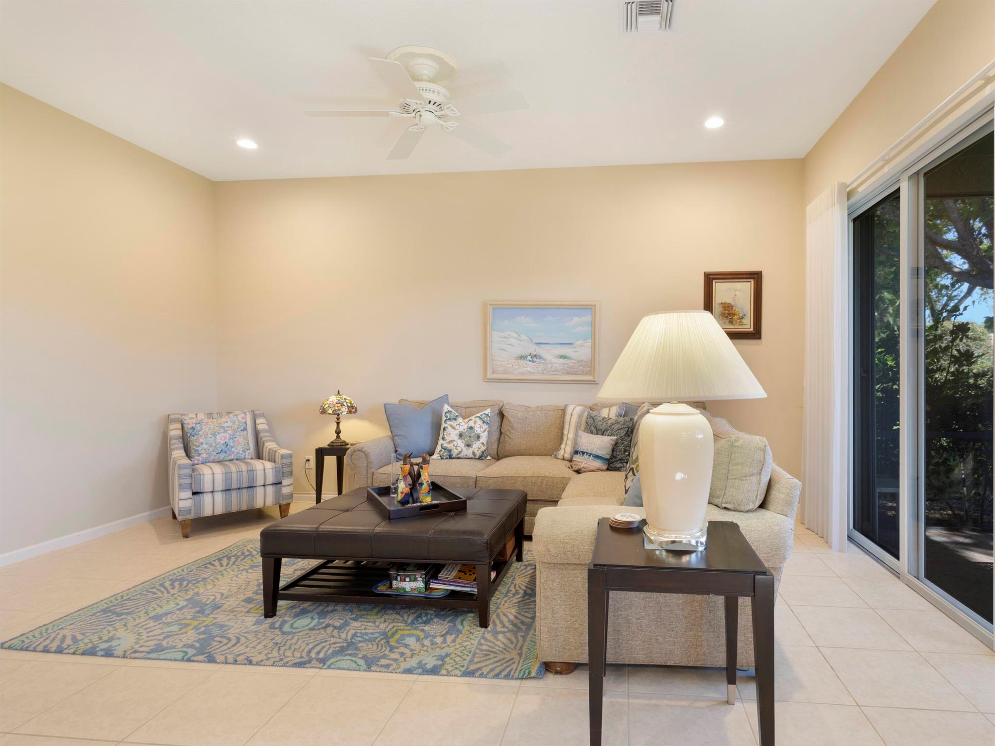 VALENCIA SHORES 3 - Residential