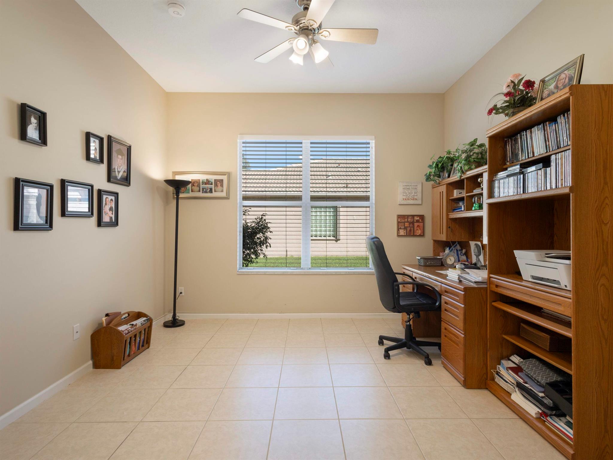 VALENCIA SHORES 3 - Residential