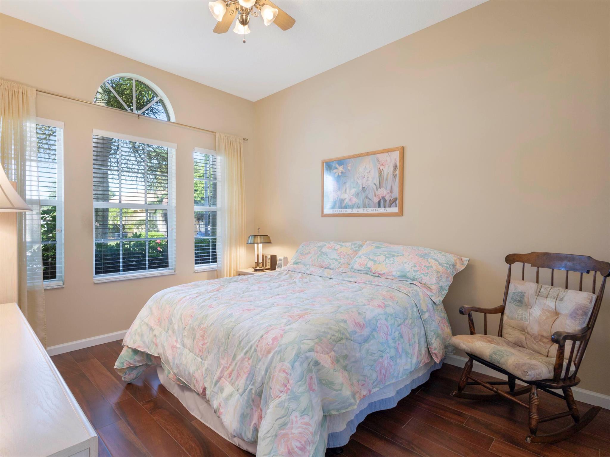 VALENCIA SHORES 3 - Residential