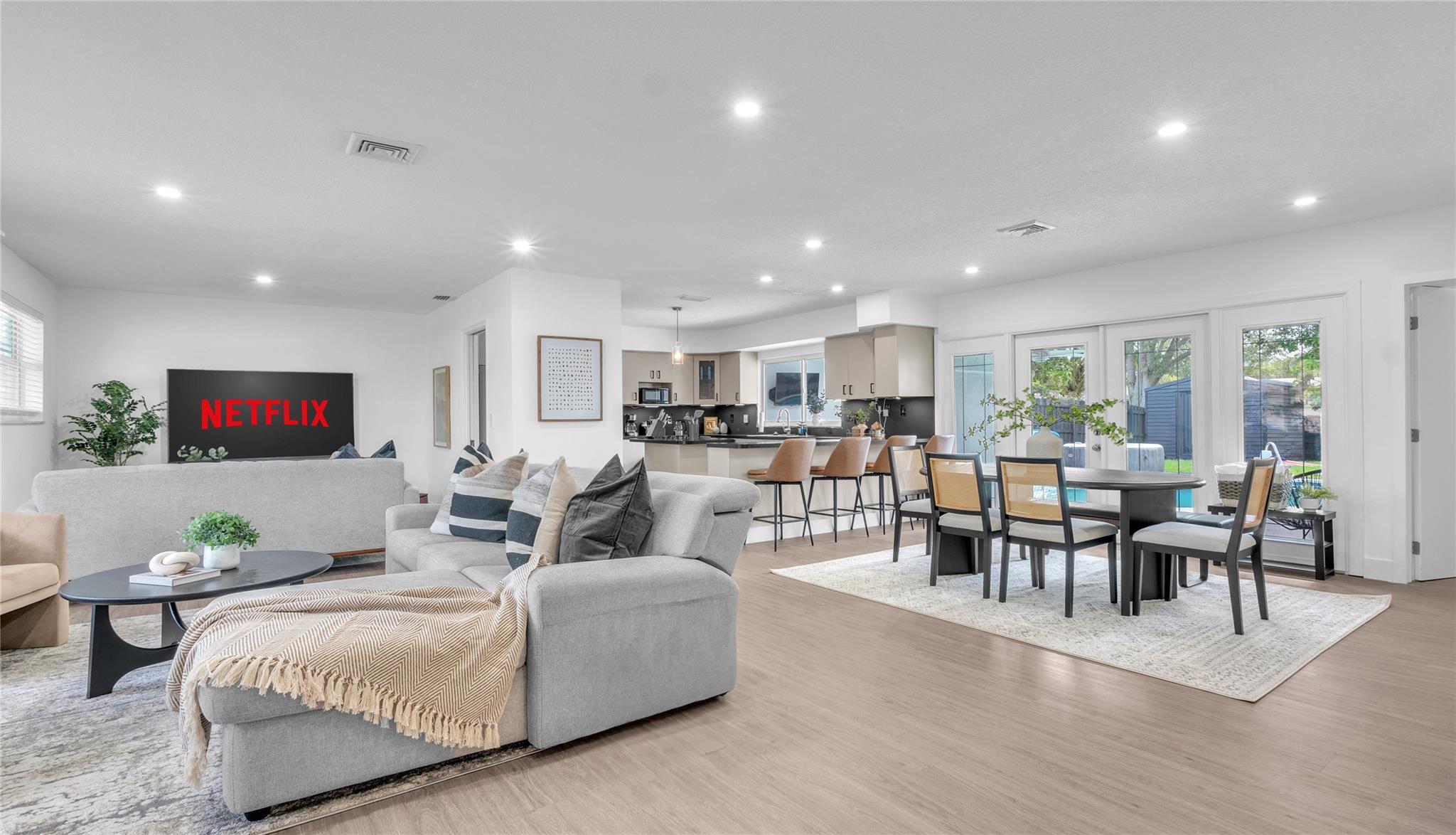 HOLLYWOOD HILLS AMEN PLAT - Residential Lease