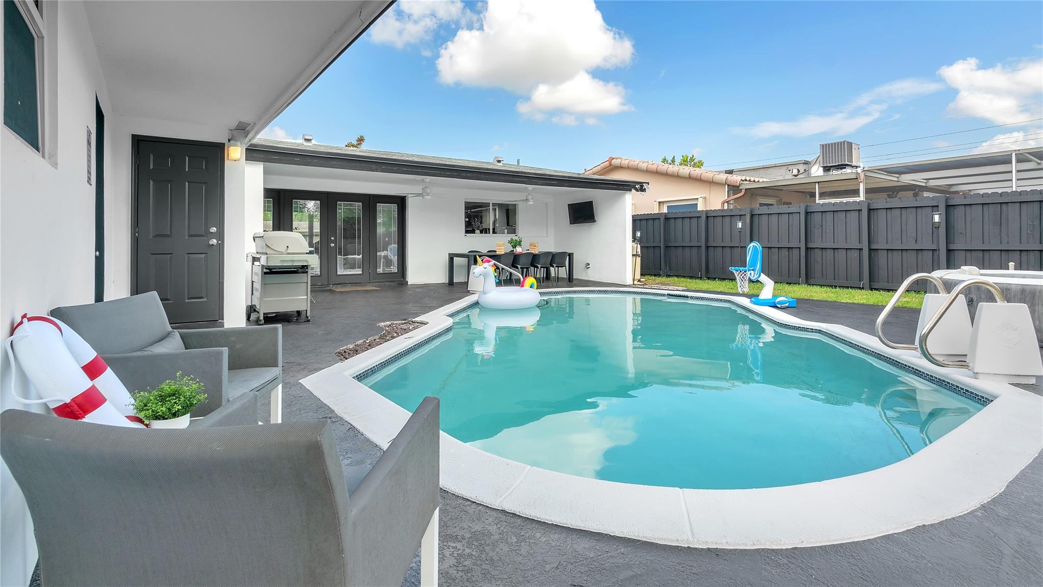 HOLLYWOOD HILLS AMEN PLAT - Residential Lease
