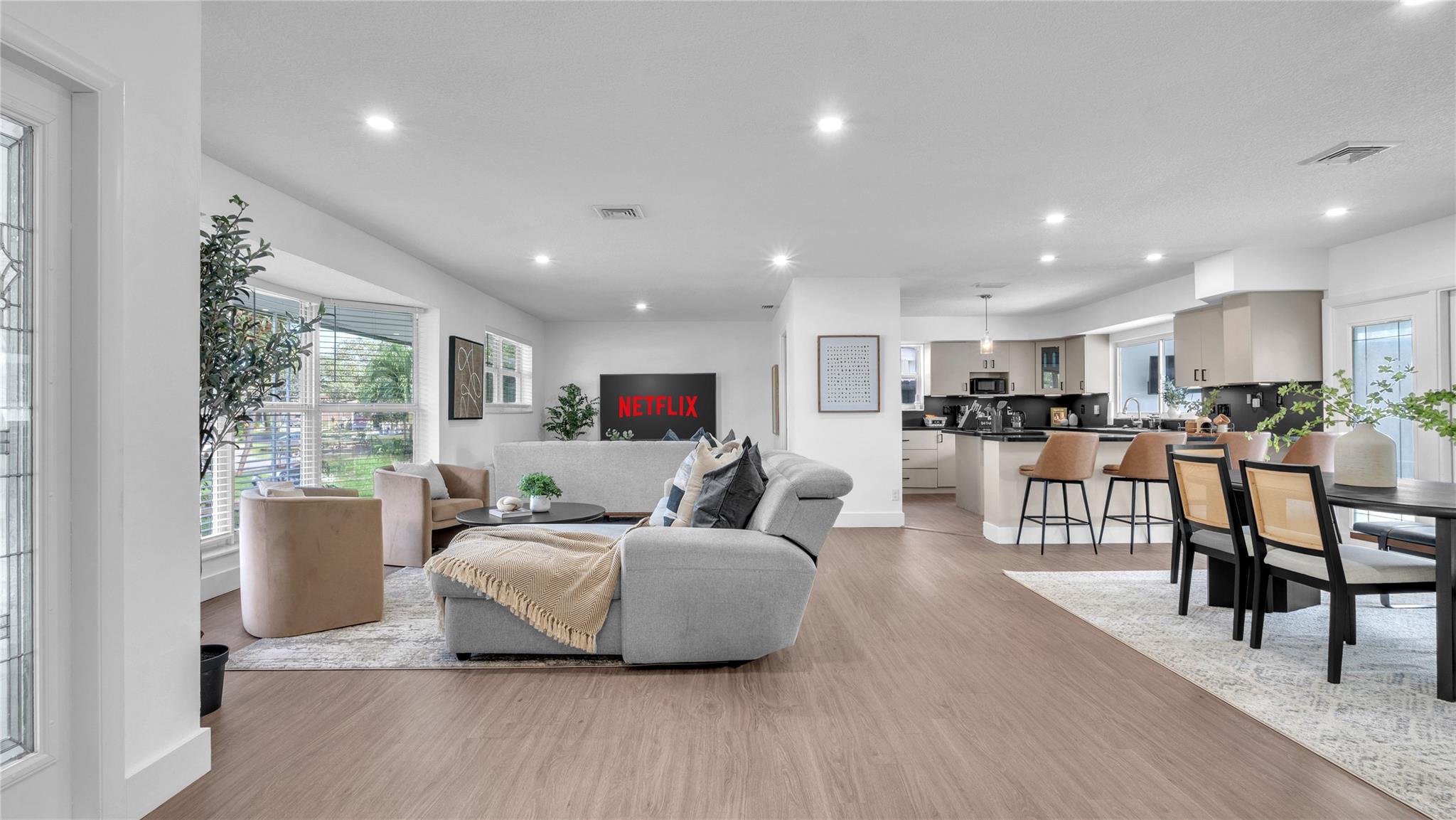 HOLLYWOOD HILLS AMEN PLAT - Residential Lease
